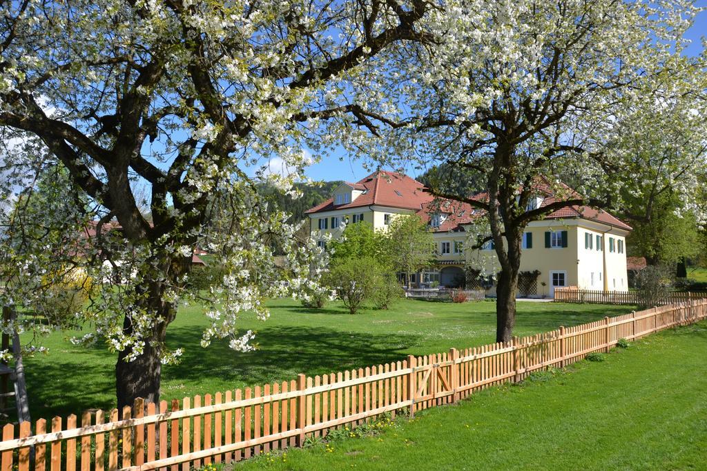 Hotel Dienstl Gut Launsdorf Ngoại thất bức ảnh