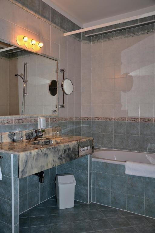 Hotel Dienstl Gut Launsdorf Phòng bức ảnh